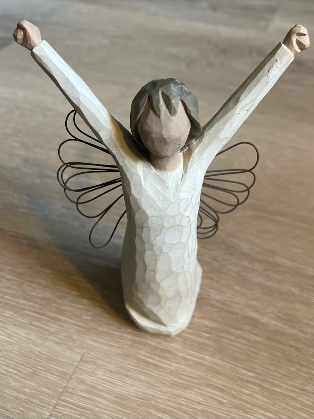 Willow Tree Courage Angel figurine 2004